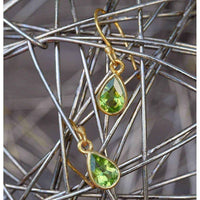 Handmade Gold Overlay Sterling Silver Peridot Dangle Earrings (India) UK